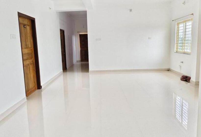 Hotel Goroomgo Shree Laxmi Resorts Bhubaneswar