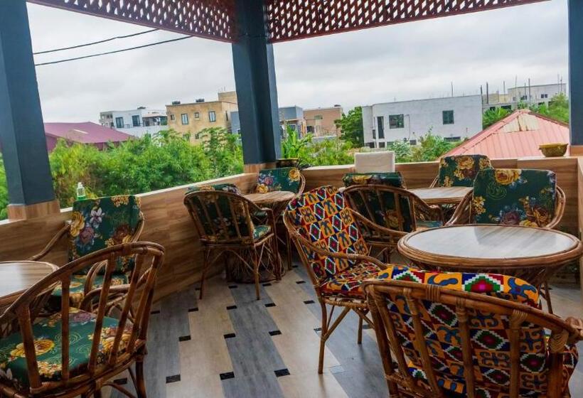 Opheboat Villa And Cuisine Services