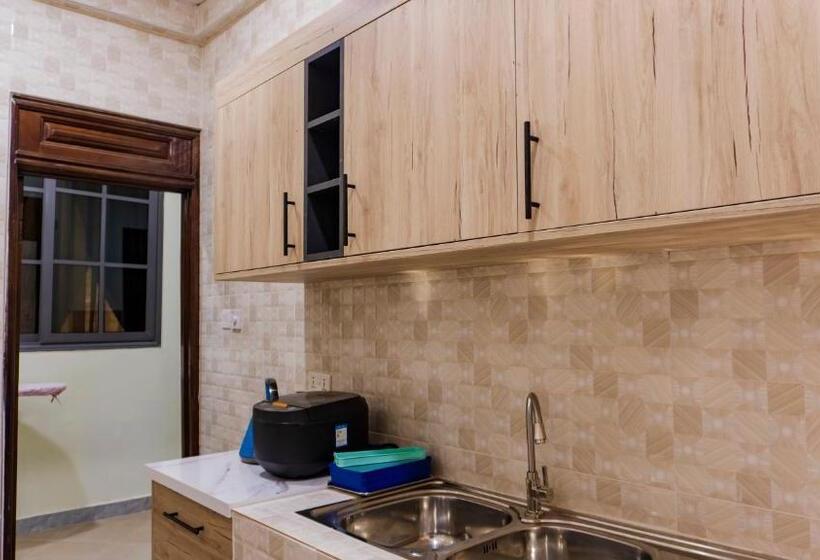 Opheboat Villa And Cuisine Services