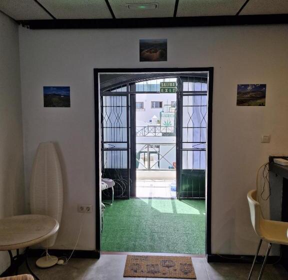 پانسیون Chill 12 Guest House