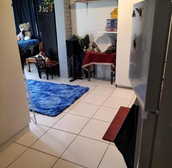 بنسيون Muriel S Overnight Accommodation