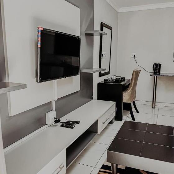 بنسيون Nyakhosi Guest House