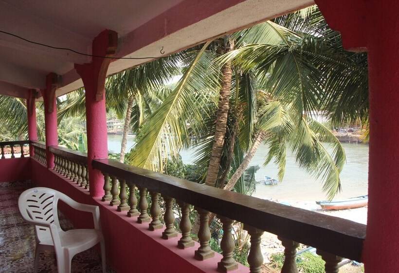 Beach View Studio In Candolim Goa