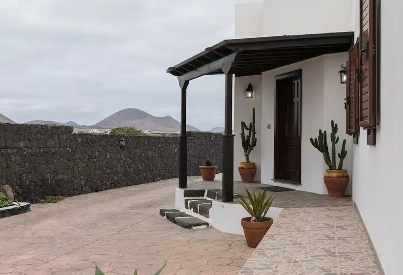 تختخواب و صبحانه Villa El Jable Lanzarote