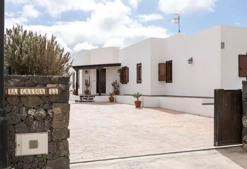 تختخواب و صبحانه Villa El Jable Lanzarote