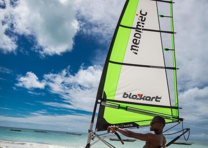 호텔 The Loop Beach Resort