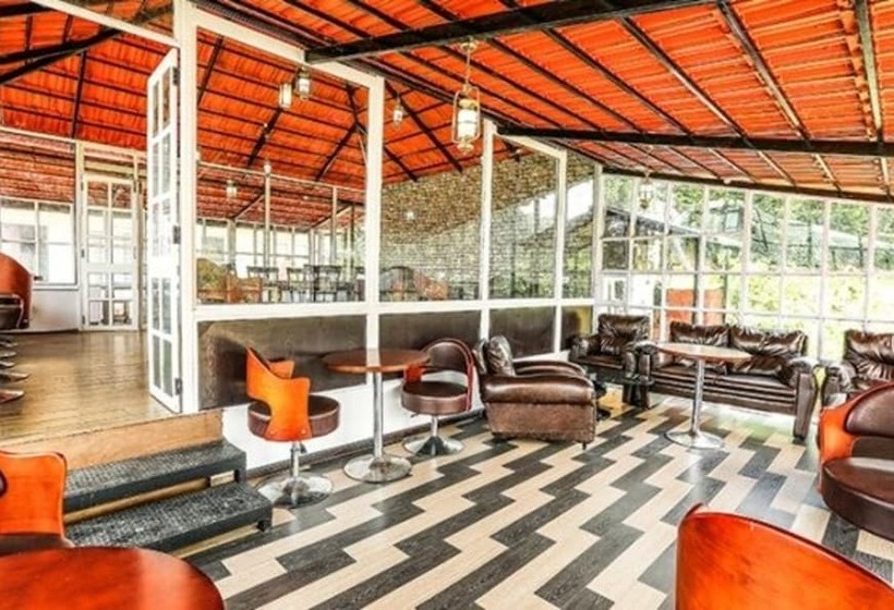 منتجع Fabescape St Clouds   Government Botanical Garden   500m