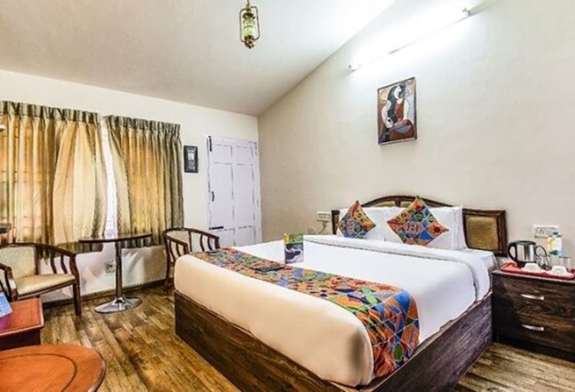 منتجع Fabescape St Clouds   Government Botanical Garden   500m