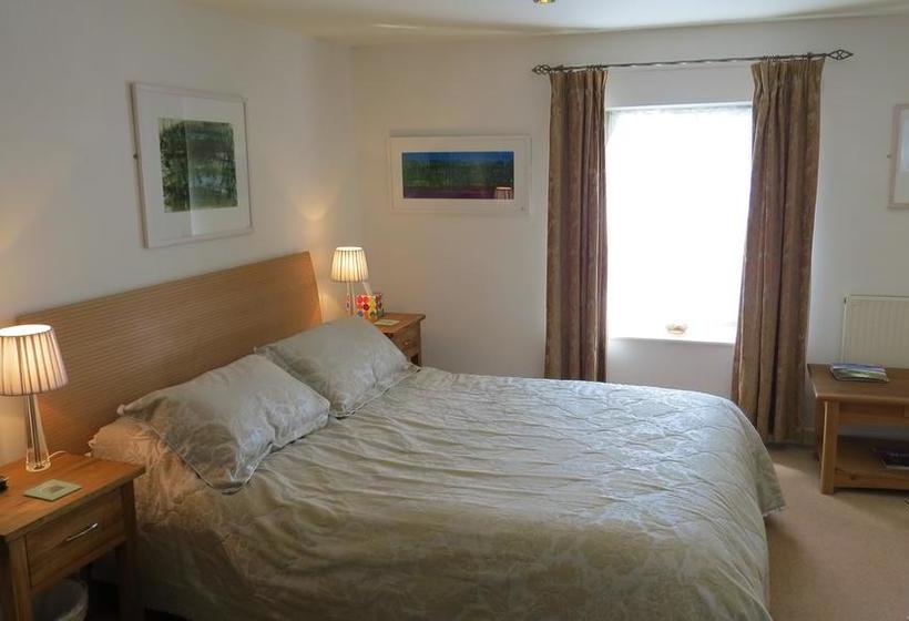 The Boat House Bed And Breakfast