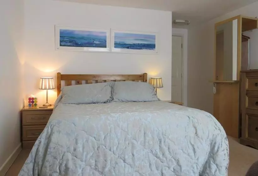 The Boat House Bed And Breakfast