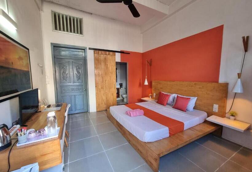 The Place Hostel Battambang