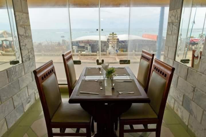 غرف فندقية على شاطئ الإسكندرية Room In Hotel On Alexandria Beach