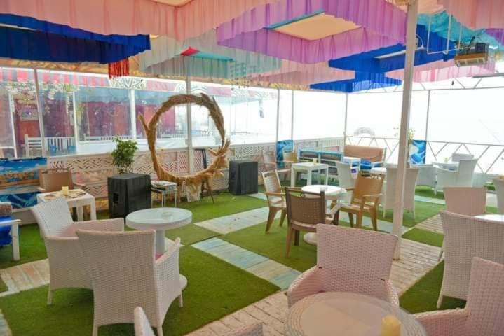 غرف فندقية على شاطئ الإسكندرية Room In Hotel On Alexandria Beach