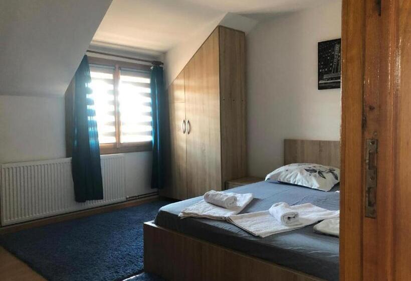 Nocleg ze śniadaniem La Conac Complex Deluxe Targu Jiu