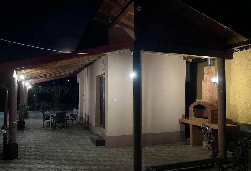 Nocleg ze śniadaniem La Conac Complex Deluxe Targu Jiu