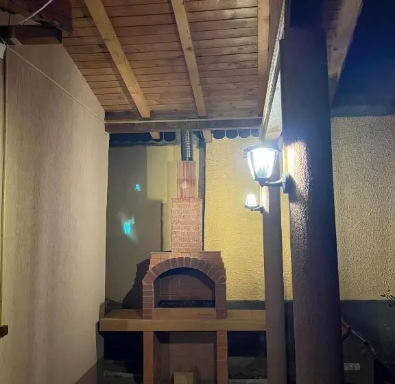 Aamiaismajoitus (B&B) La Conac Complex Deluxe Targu Jiu