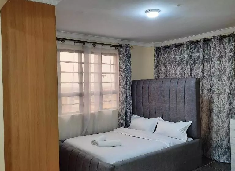 تختخواب و صبحانه Laine Luxe Stays