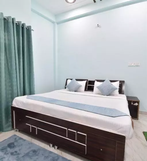 ホテル Premium Ayodhaya With Ac Rooms And Free Pick Up From Station