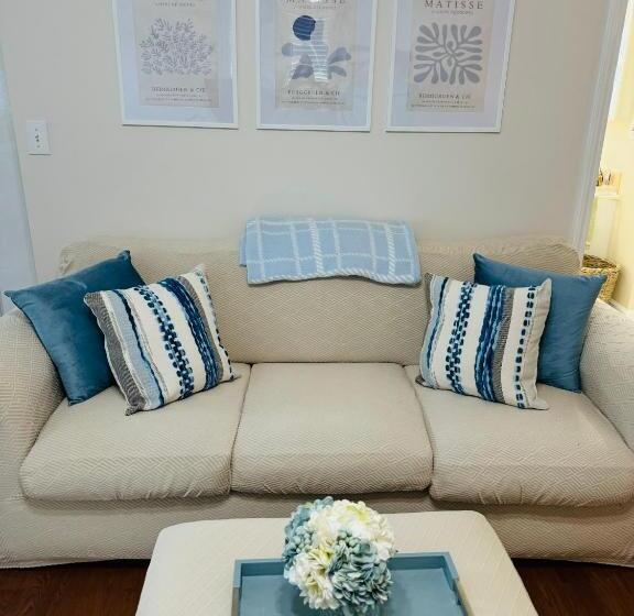 ペンション Countryside Carriage House With Pool