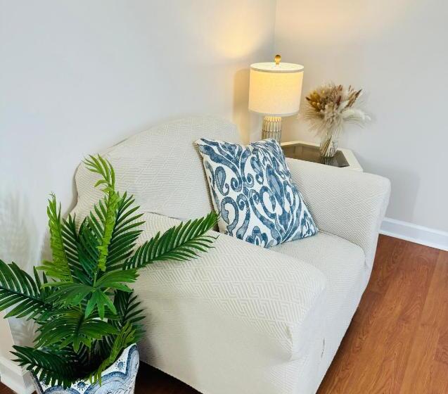 ペンション Countryside Carriage House With Pool