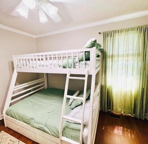 ペンション Countryside Carriage House With Pool