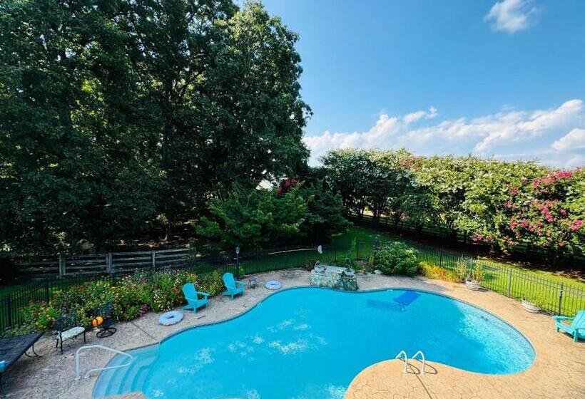 ペンション Countryside Carriage House With Pool