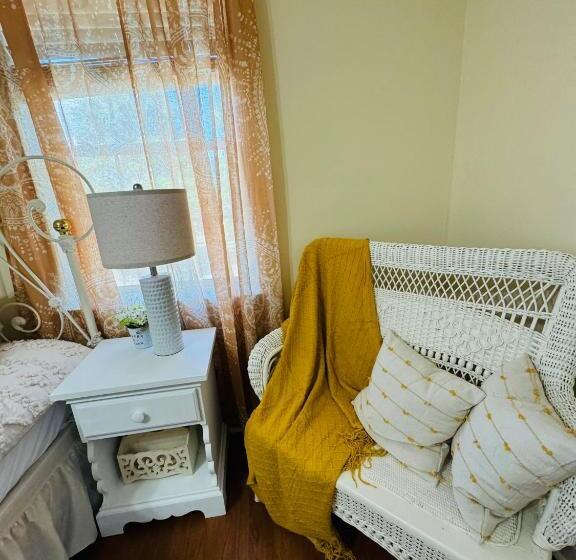 ペンション Countryside Carriage House With Pool