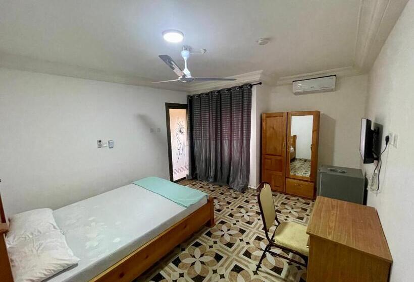 ペンション Obaahemaa Owiredua Royal Castle Guest House