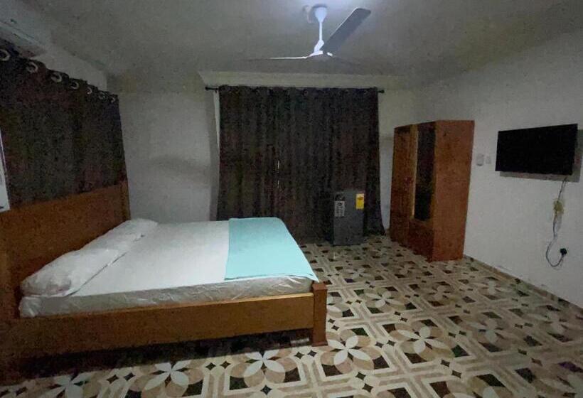 ペンション Obaahemaa Owiredua Royal Castle Guest House