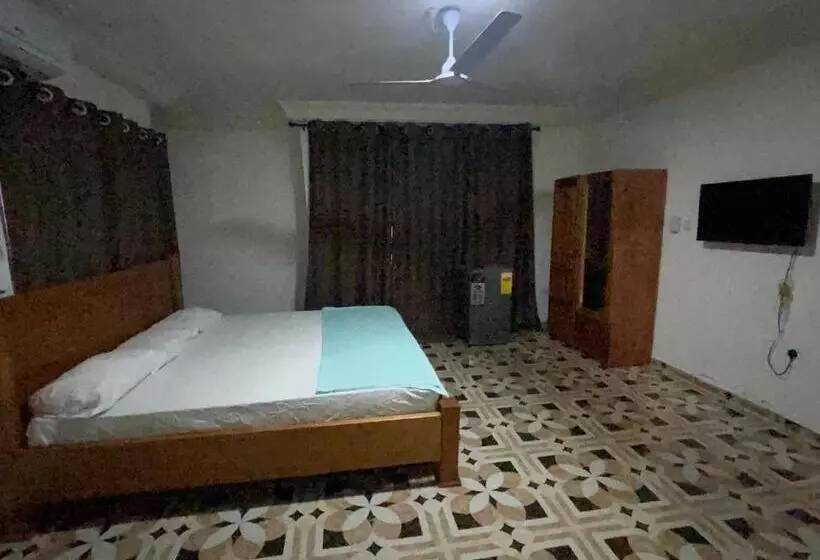 ペンション Obaahemaa Owiredua Royal Castle Guest House