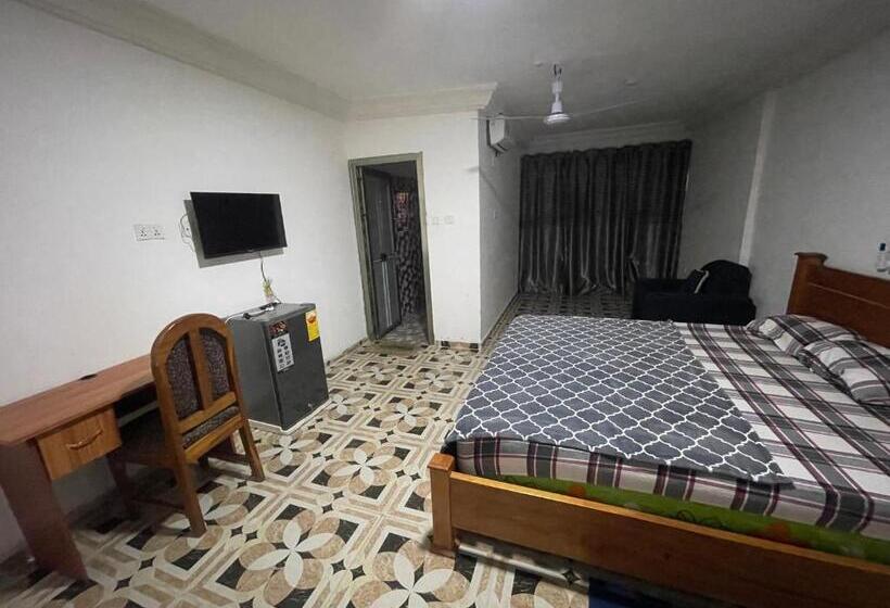 ペンション Obaahemaa Owiredua Royal Castle Guest House