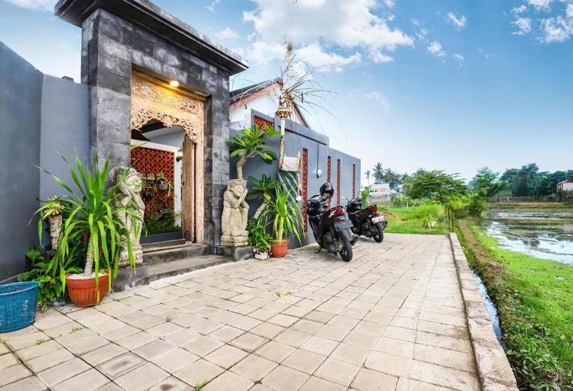 펜션 White Blue House 6 Pvt Room, Shared Pool&kitchen