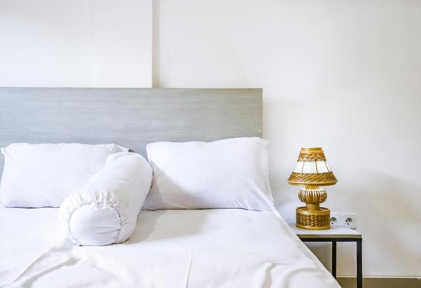 펜션 White Blue House 6 Pvt Room, Shared Pool&kitchen