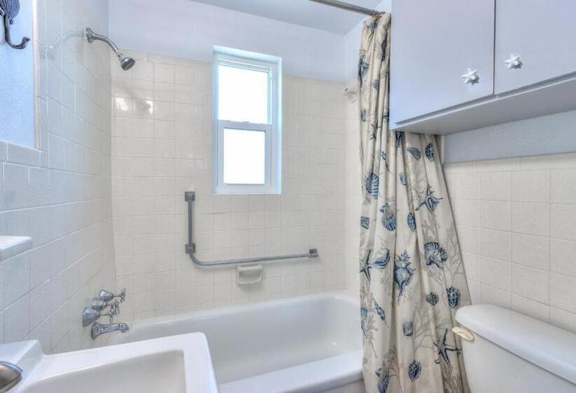 Tropic Terrace Suite #56   Beachfront Resort