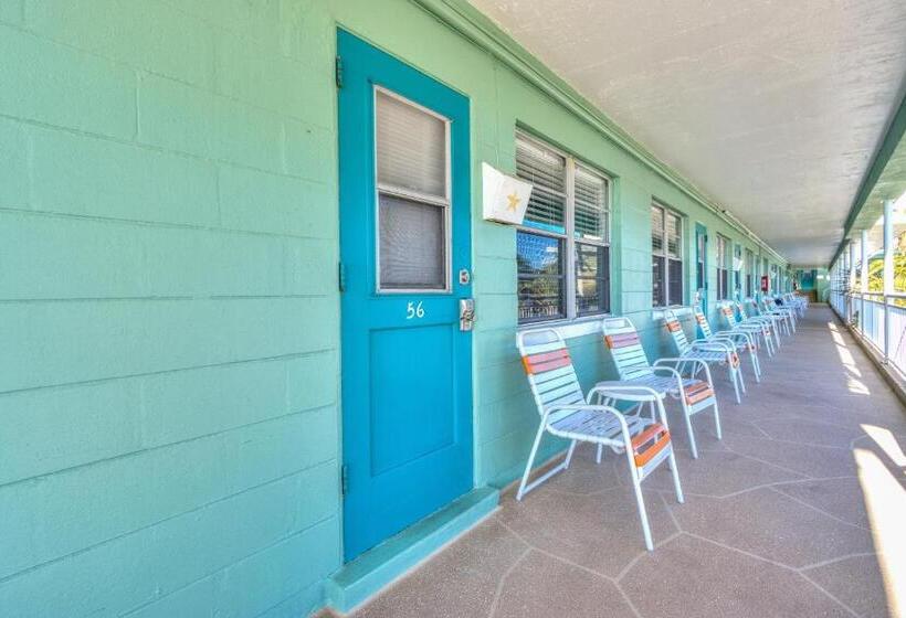 Tropic Terrace Suite #56   Beachfront Resort