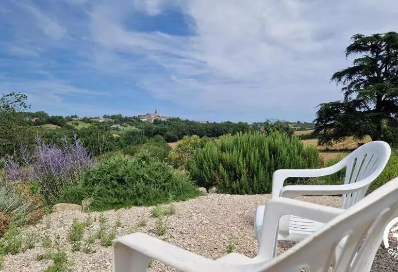 Aamiaismajoitus (B&B) Aux Roses De Cèdres