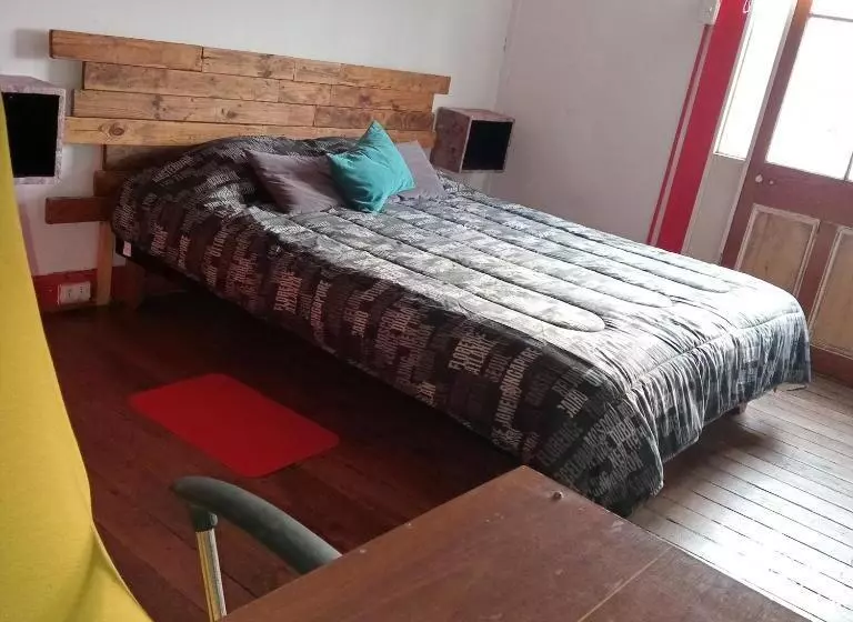 تختخواب و صبحانه Valparadise Hostel