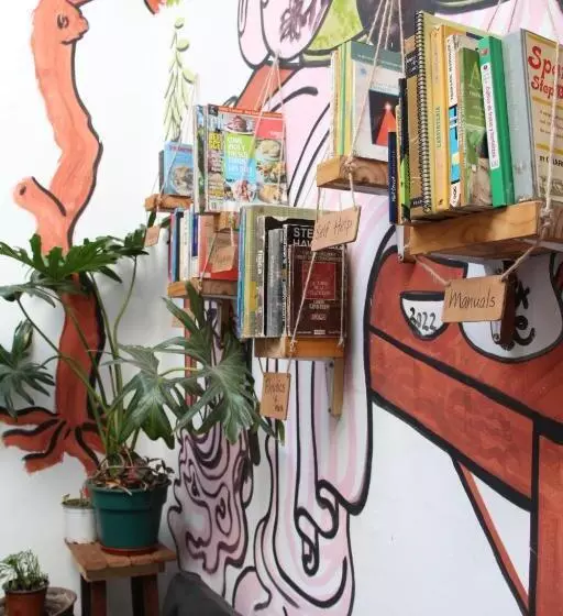 تختخواب و صبحانه Valparadise Hostel