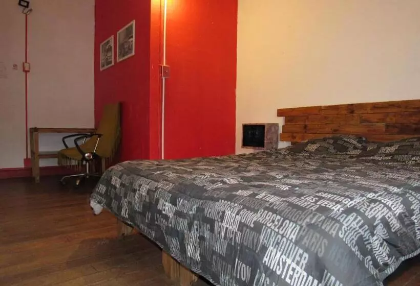 تختخواب و صبحانه Valparadise Hostel