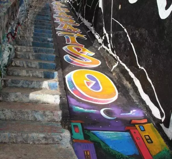 تختخواب و صبحانه Valparadise Hostel