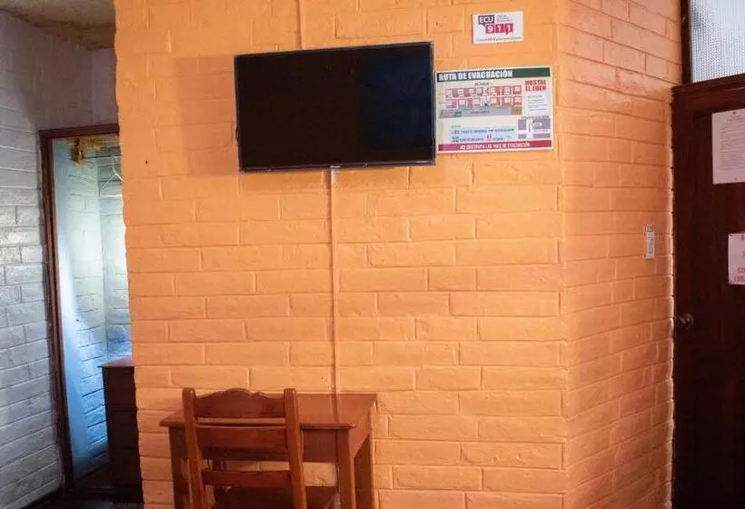 ホテル Hostal El Eden