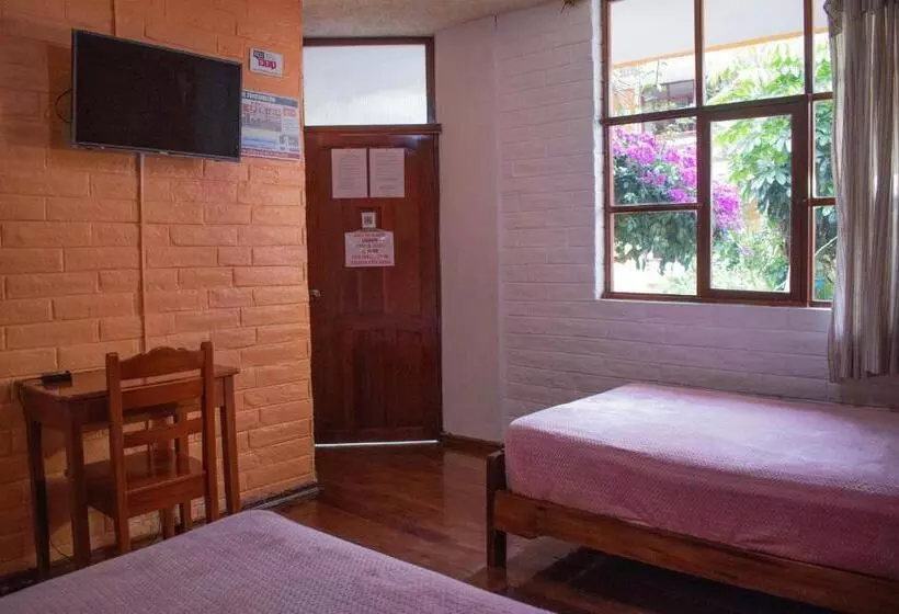 ホテル Hostal El Eden