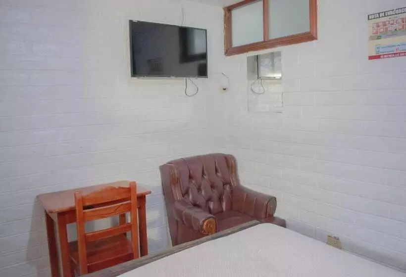 ホテル Hostal El Eden