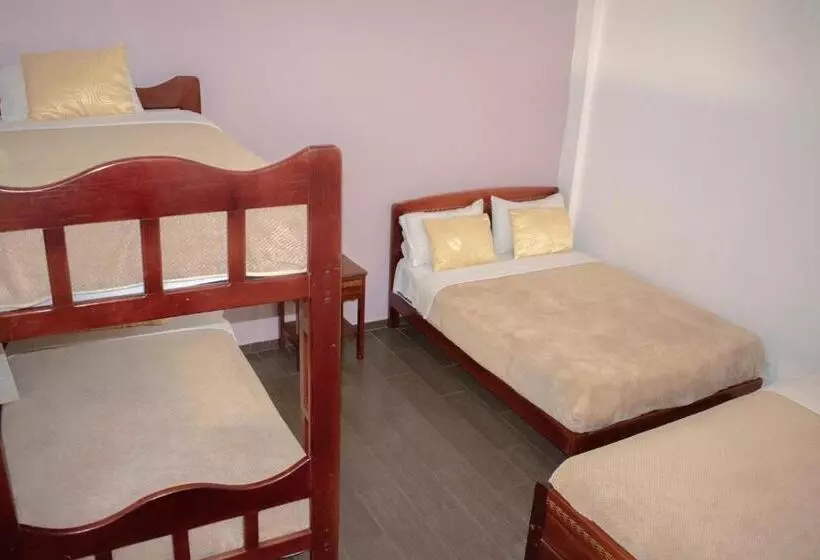ホテル Hostal El Eden
