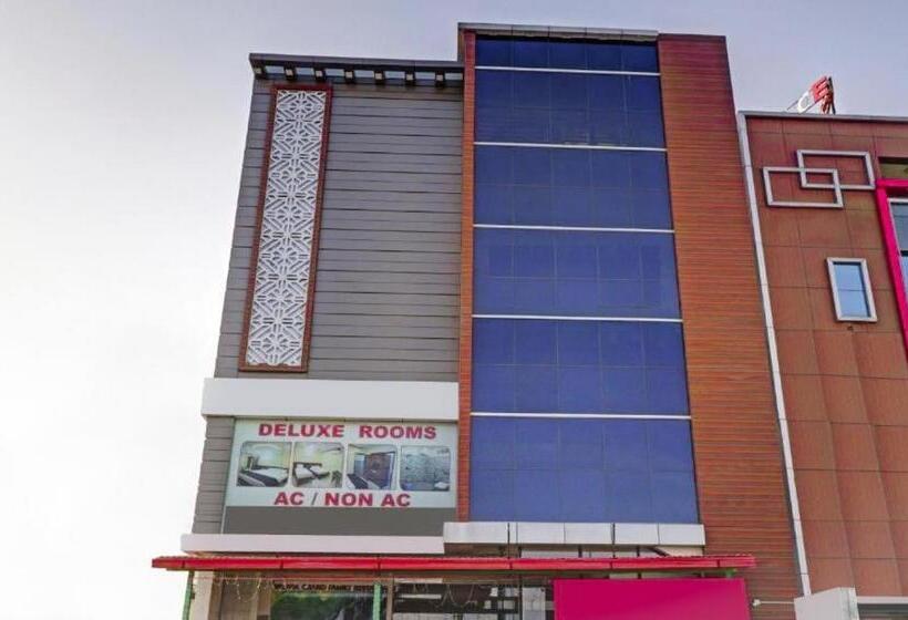 호텔 Skanda Suites