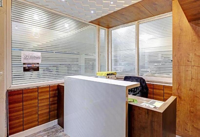 호텔 Skanda Suites