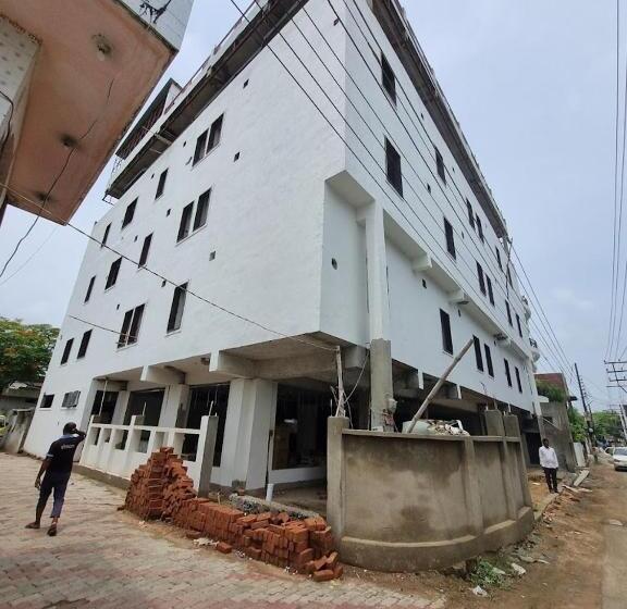 בית מלון כפרי Srijan Grand