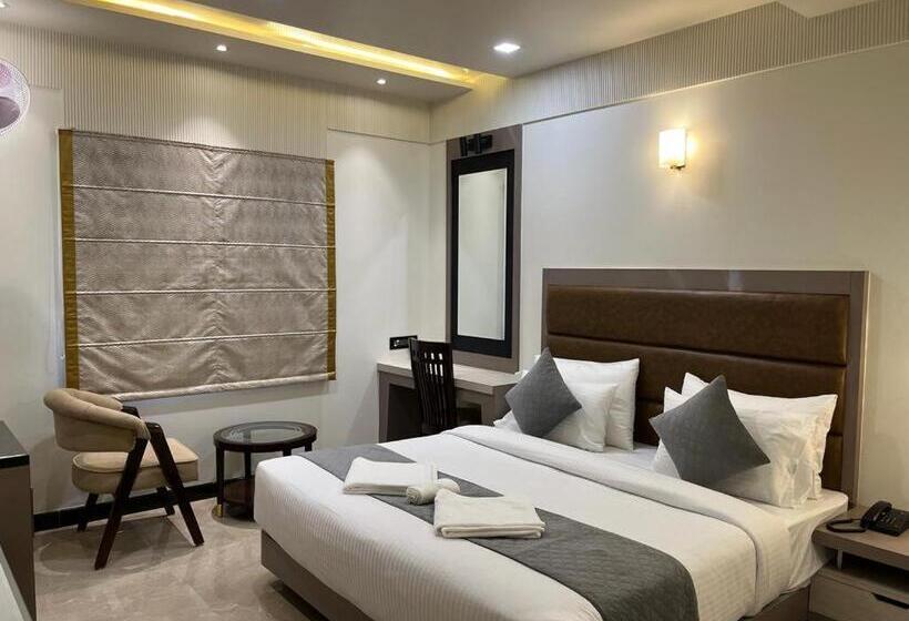 בית מלון כפרי Srijan Grand