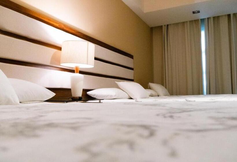 Infinity Suites Habitación Triple