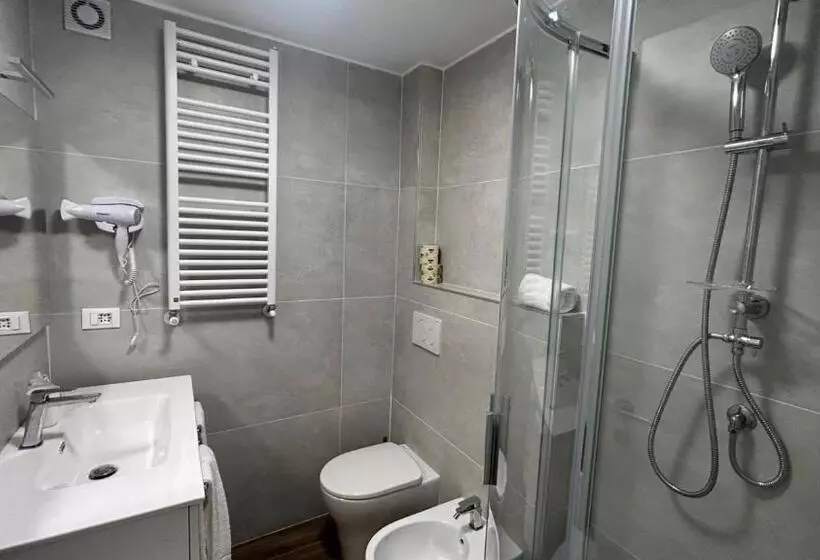 ペンション Affittacamere Montale